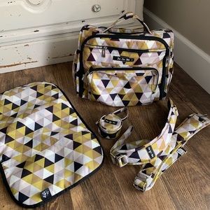 Ju-ju-be Olive Juice BFF and paci pod